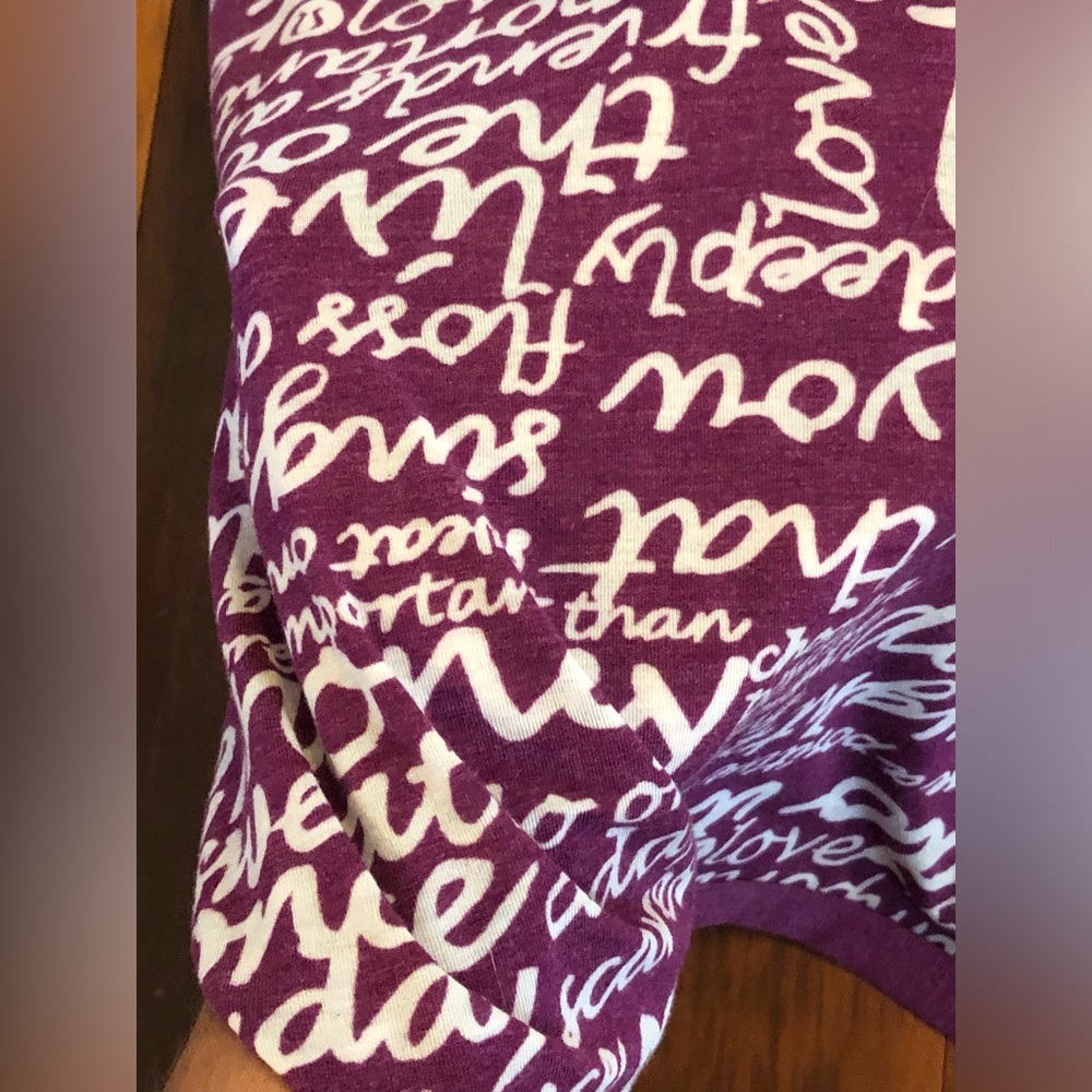 Lululemon Vinyasa Scarf Manifesto Print Heathered Dewberry Purple Grail - Picture 5 of 8